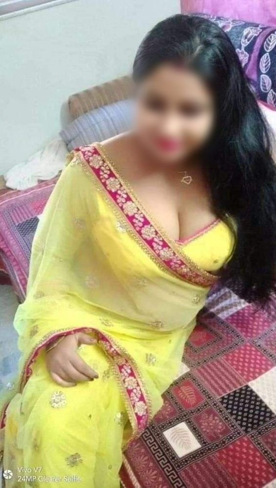 Pune's No. 1 Escorts Service - 24x7 - 08888556308 2 Call Girls in Viaman Nagar blurr